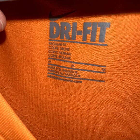 Nike Dri fit Training Top Orange size Medium regular fit - Picture 3 of 7